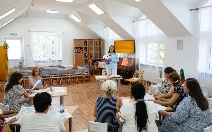 Інклюзивне дошкілля та партнерство з батьками: понад 300 вихователів Мукачівської громади пройшли навчання